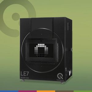 LE7
搭载IQ-LED 光源的透射式灯箱